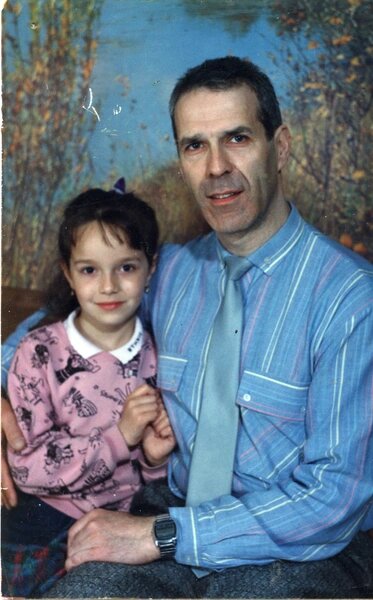    Расстояние между континентами не помешало Валерии поддерживать связь с отцом, живущим в Америке