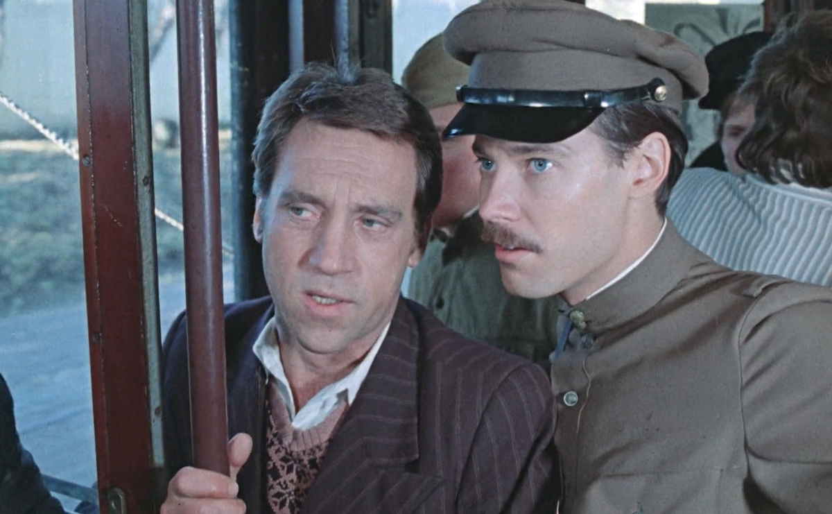 Кадр из кинофильма "Место встречи изменить нельзя", 1979 г., режиссер Станислав Говорухин, сценаристы Аркадий Вайнер, Георгий Вайнер, композитор Евгений Геворгян (скриншот)