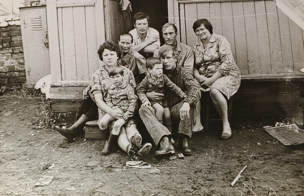 Но те, которым в дружной встрече Я строфы первые читал… Иных уж нет, а те далече, Как Сади некогда сказал.