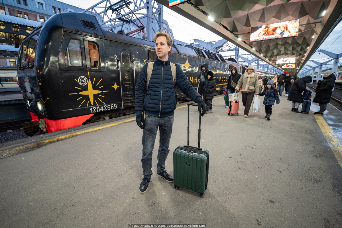 Привет, Петербург! Так выглядят 9.30 утра здесь. Фото: Голландец в Росси