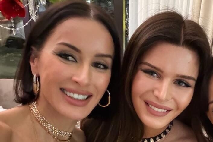     «Ты меня поражаешь! Любимый мужчина у твоих ног!»: Тина Канделаки обратилась к 26-летней дочери по важному поводу