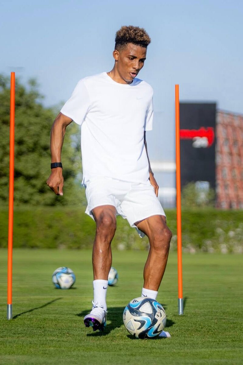    "Спартак" и молчание Хуана КарседоАлександр Владыкин