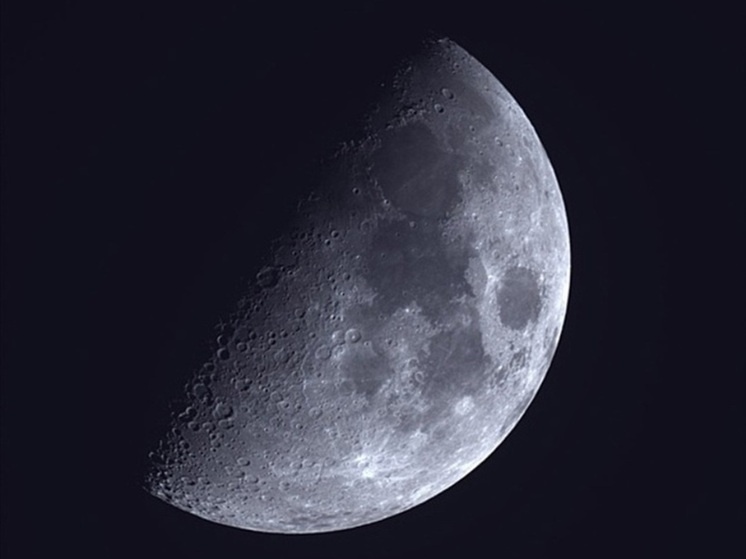     Луна, фото Анастасии Вернер