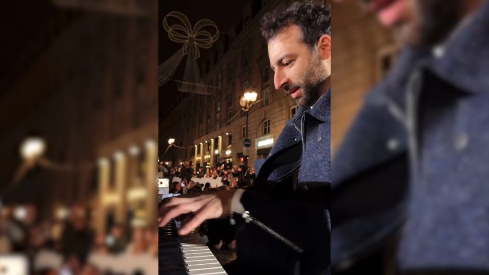   Жюльлен Коэн, пианист. Фото: кадр видео