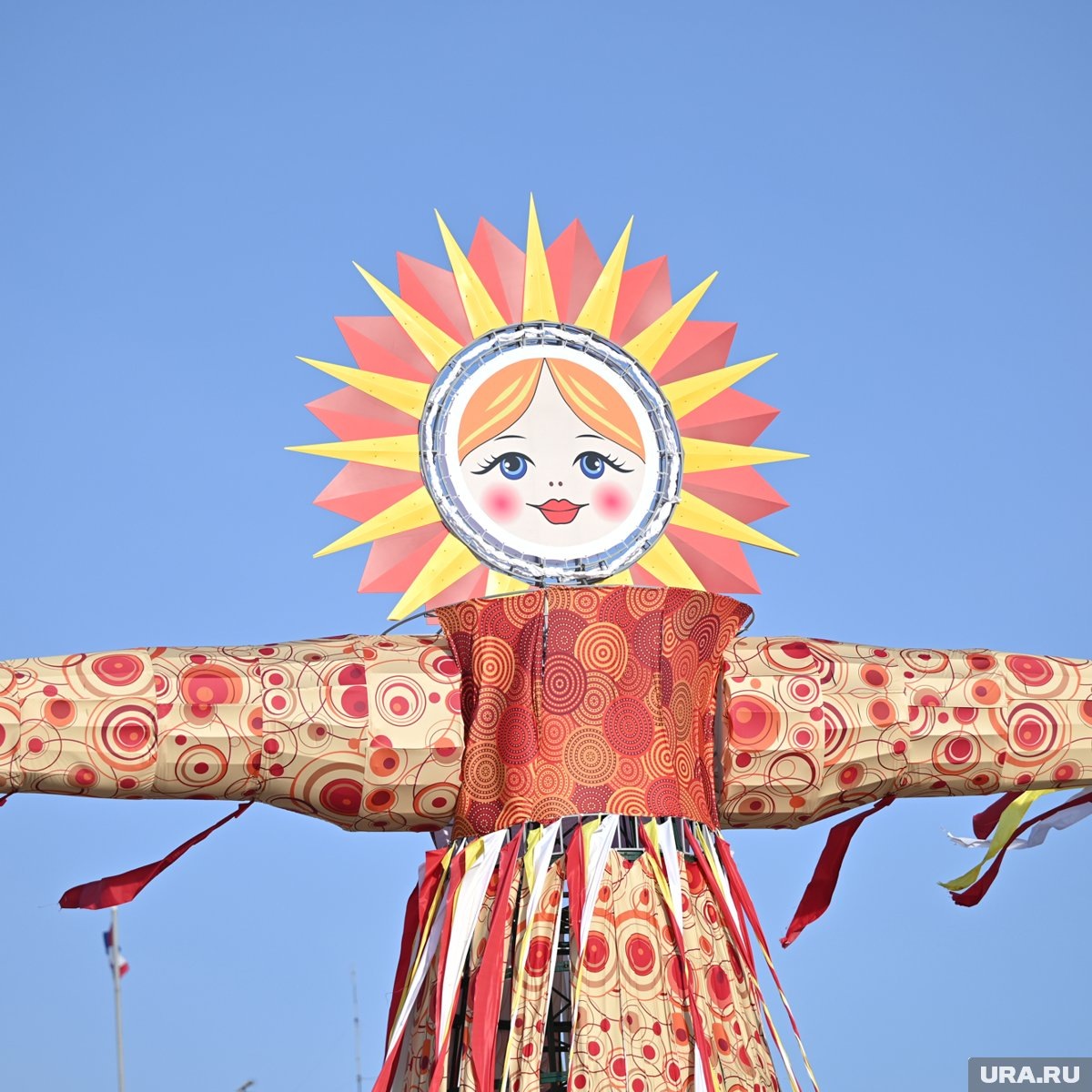     Сжигание чучела - одна из главных масленичных традиций