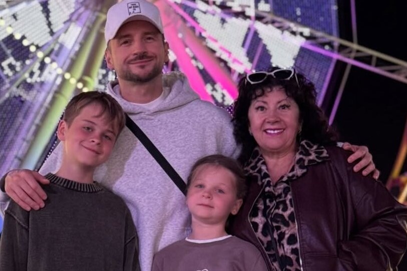     «Мы вернулись»: Сергей Лазарев повторил семейные фото с сыном в Дубае спустя 7 лет