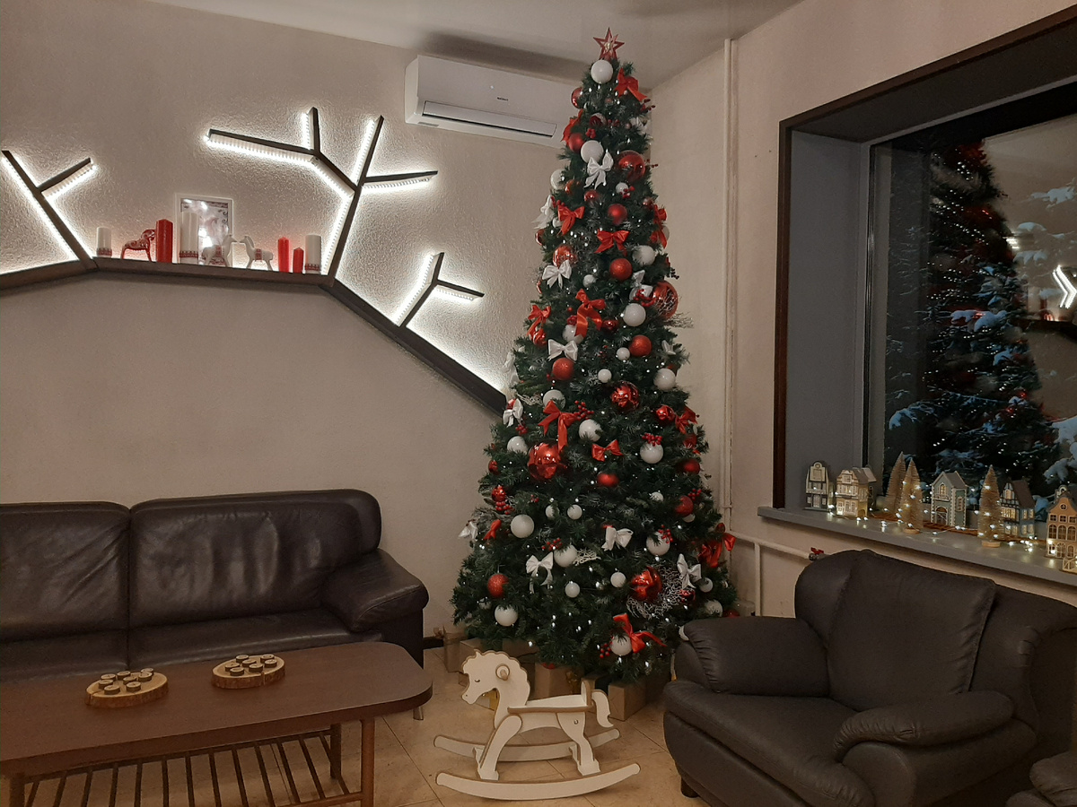 В административном корпусе