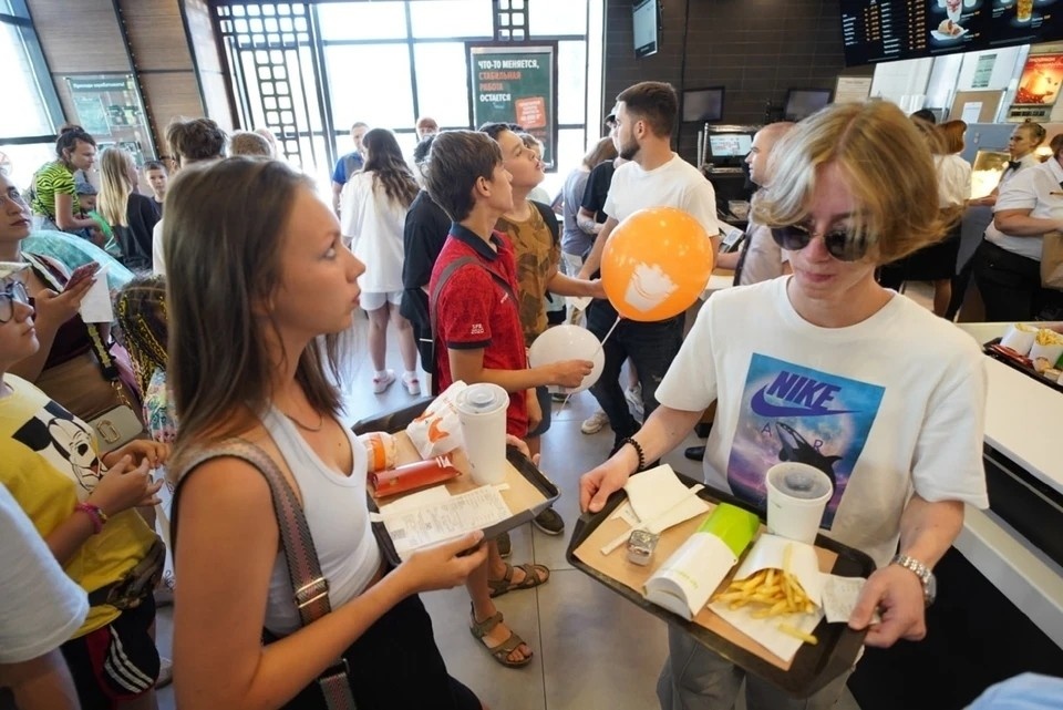    Ресторан открылся для посетителей Светлана МАКОВЕЕВА