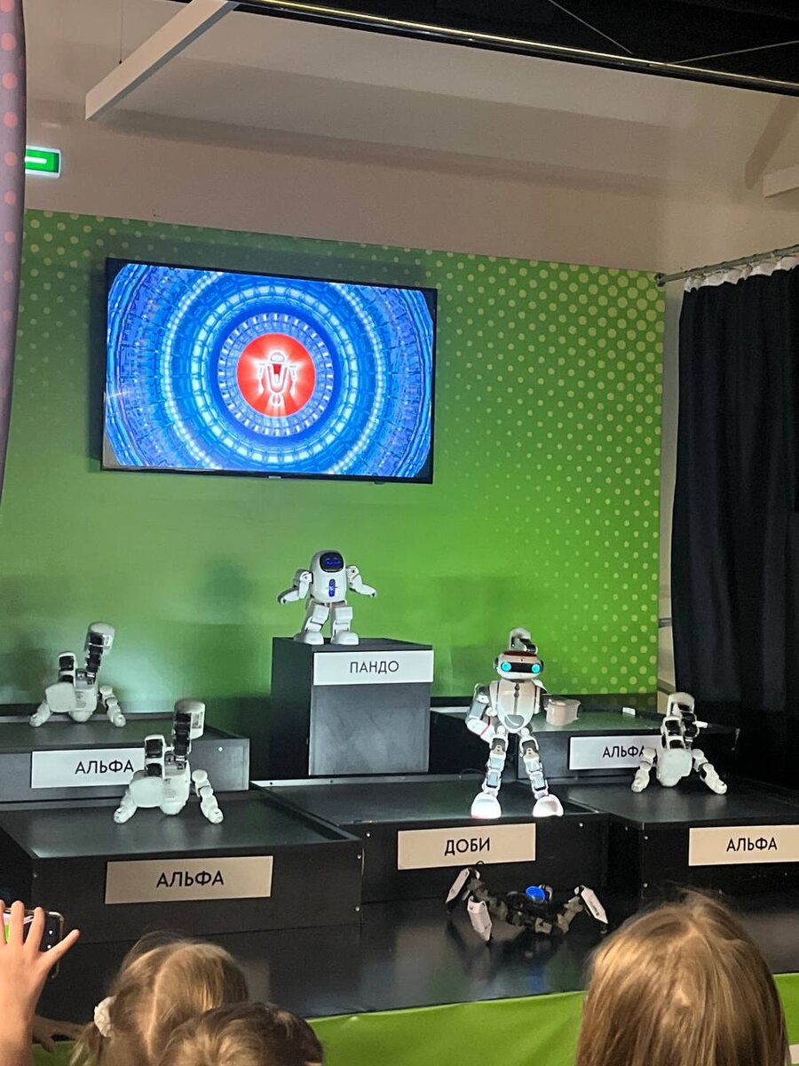 Театр роботов в "Городе будущего" ТРЦ "Охта Молл"