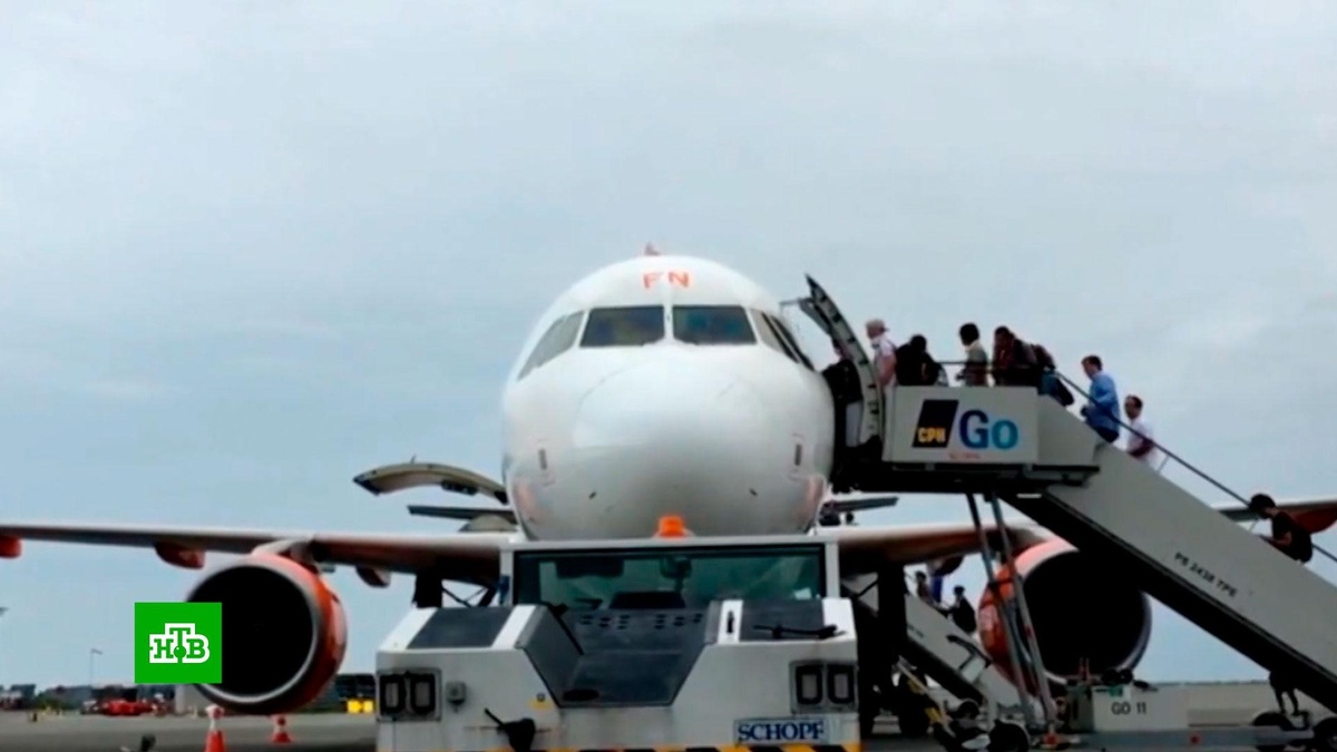    Старейший аэропорт Финляндии остался без рейсов    из-за    закрытия границы с РФ