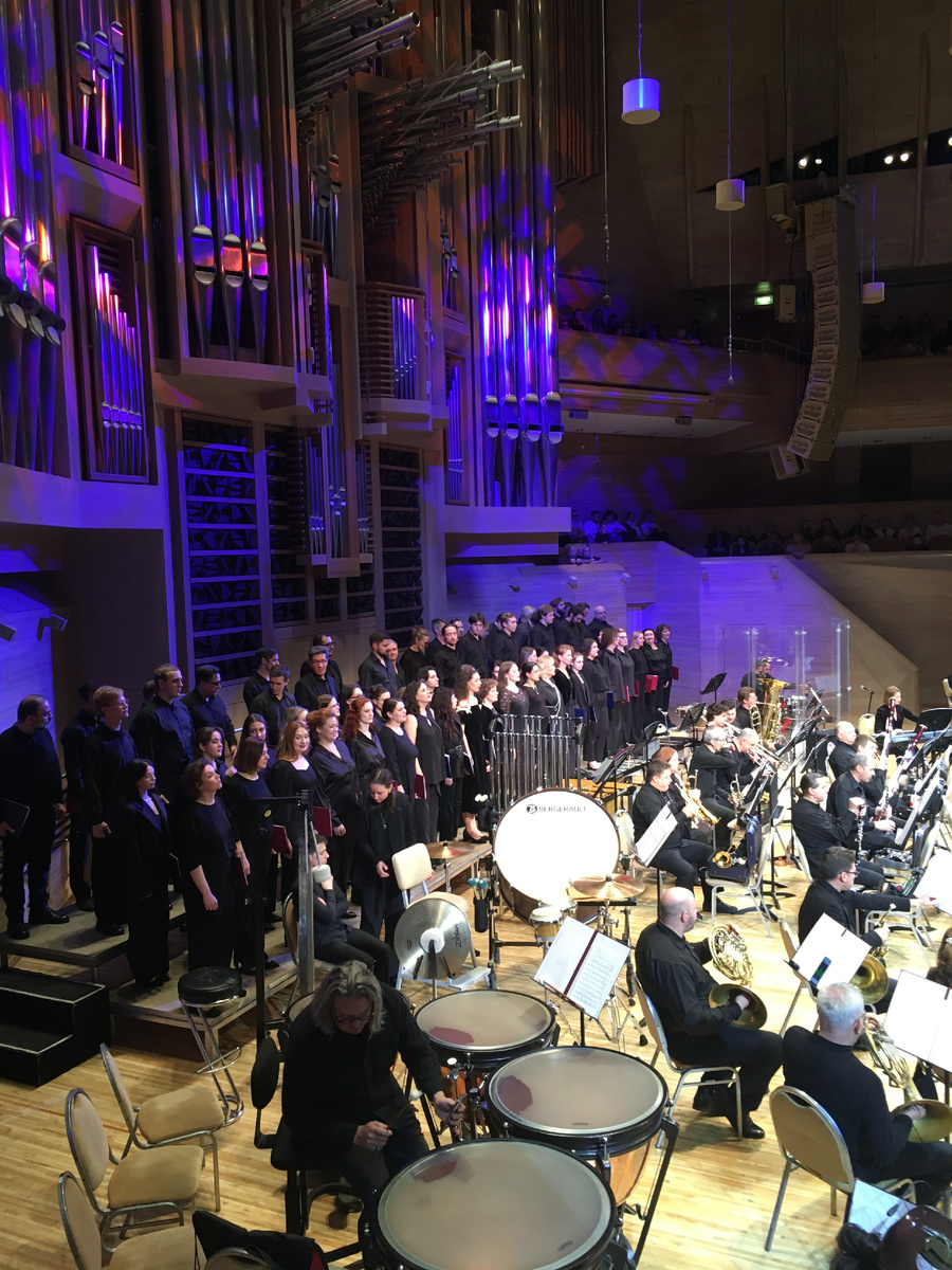 На концерте «Эннио Морриконе и великая музыка кино» в Светлановском зале ММДМ