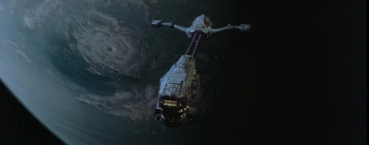 Тот самый корабль на орбите Нептуна