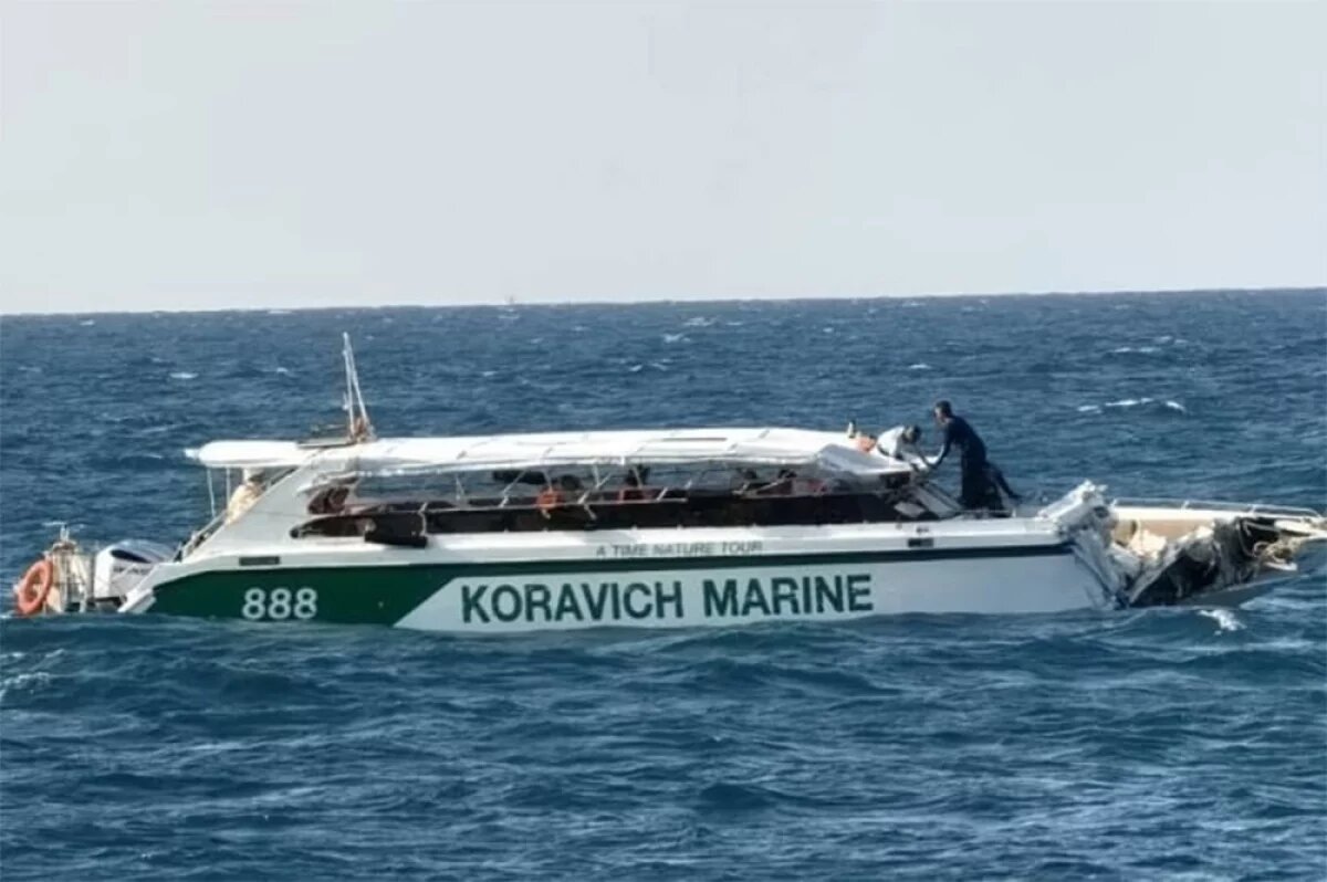    На борту катера находилось 52 туриста.