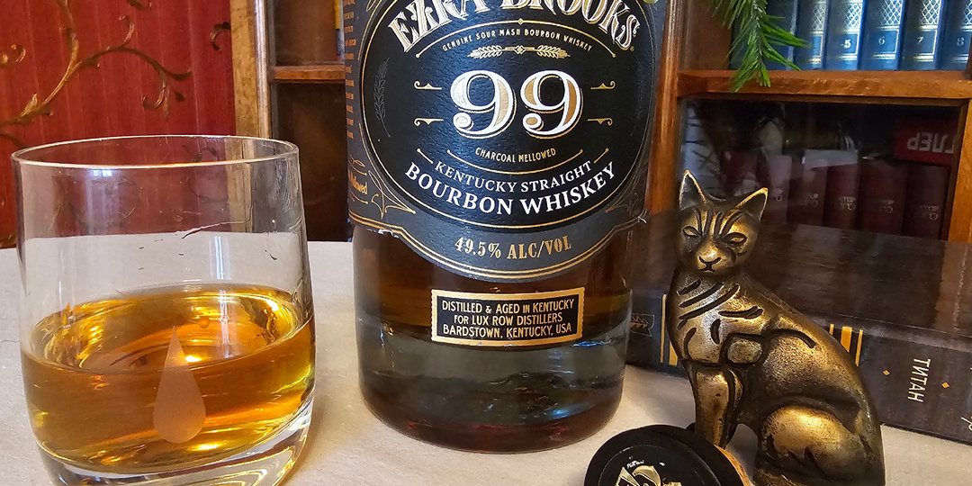 Ezra Brooks Bourbon: выпить приятно и признаться не стыдно