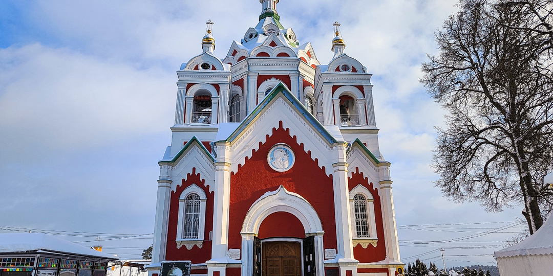 Удивительной красоты храм Казанской иконы Божией Матери в Глебово