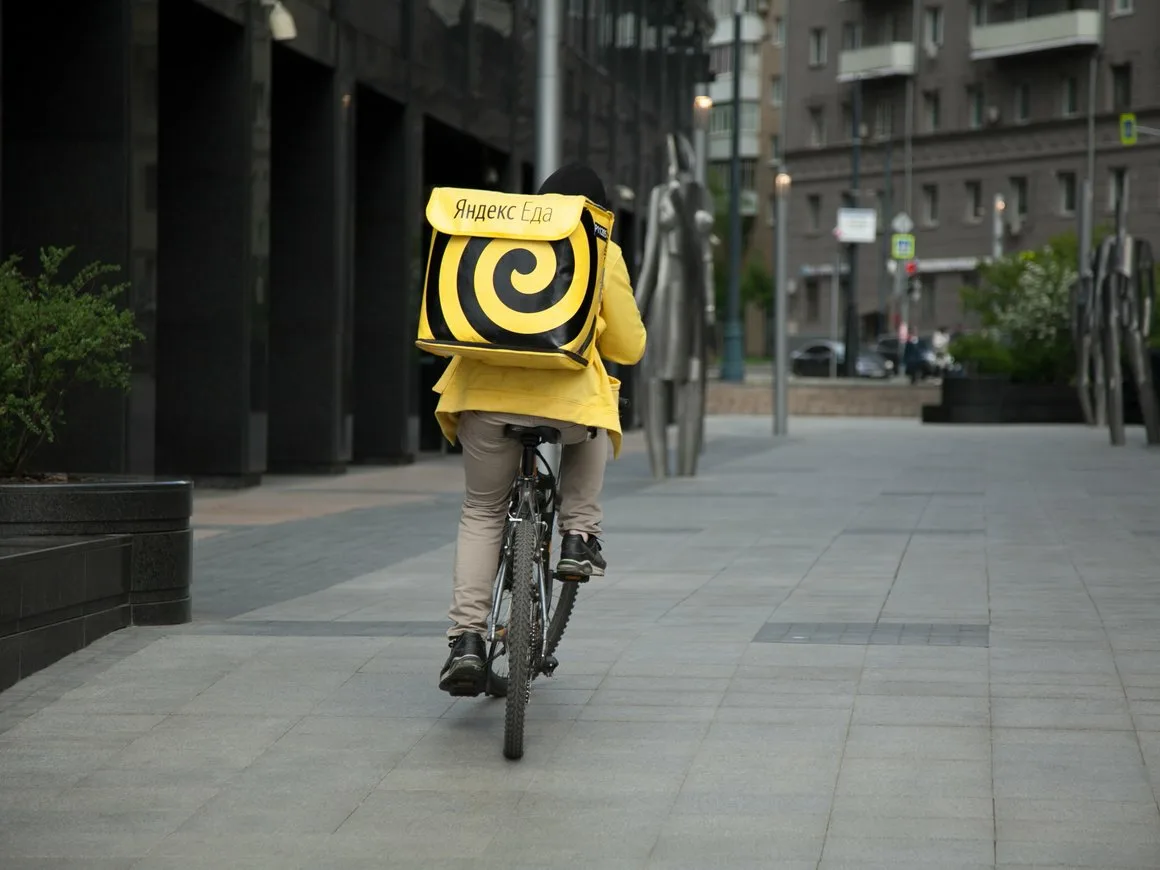 Курьер для Яндекса: как быстро встать на крыло и начать зарабатывать