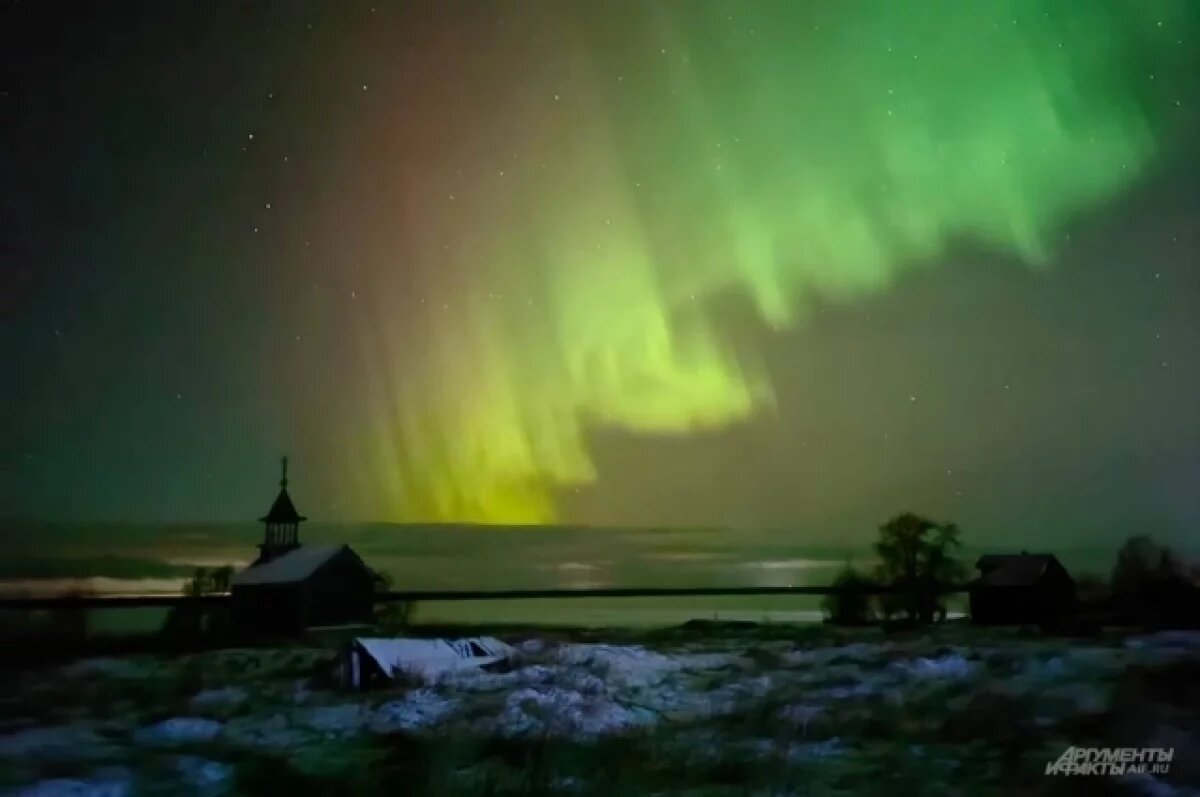    Полярное сияние из-за магнитной бури