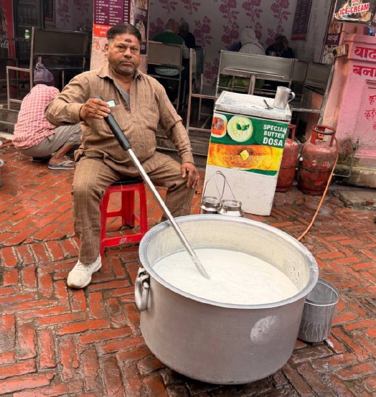 Варщик каши для прихожан индуистского храма