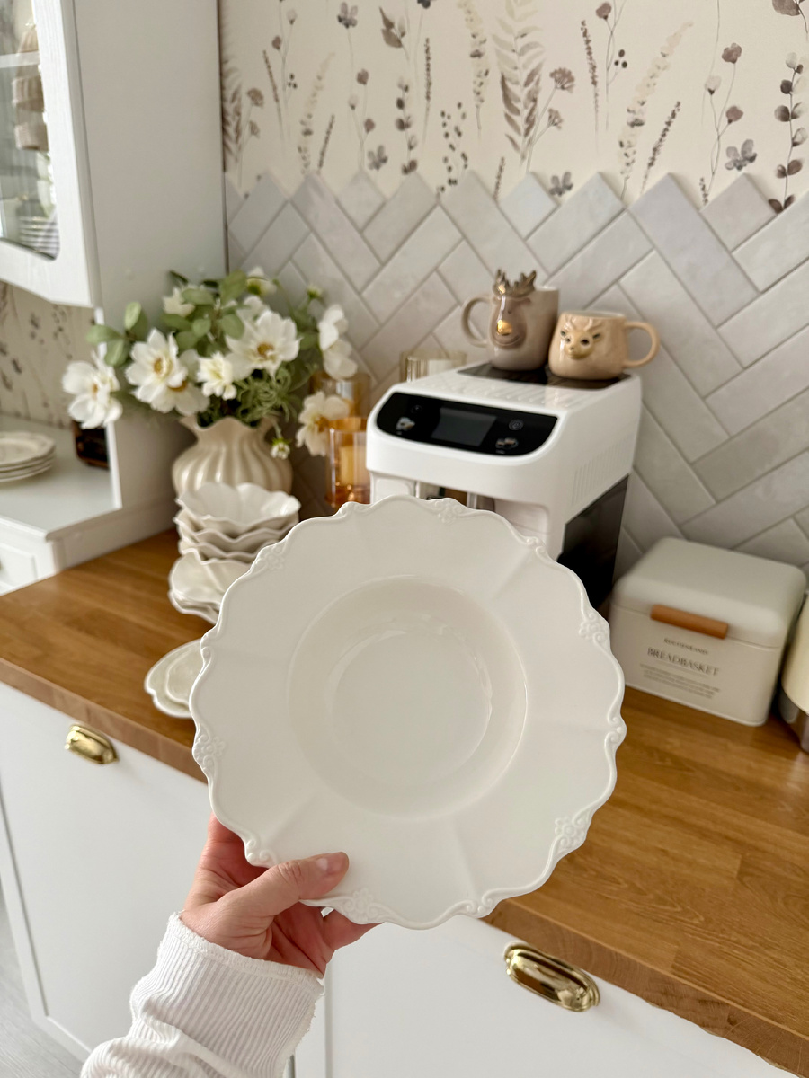  Современная тарелка в классическом стиле.