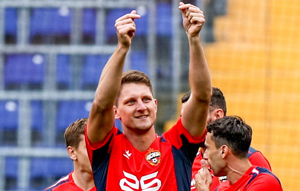    Защитник "Зенита" Игорь Дивеев  Александр Щербак/ТАСС