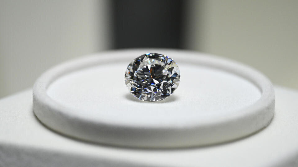     Бриллиант стоимостью 112 млн рублей передали органам следствия в Подмосковье РИА Новости/Рамиль Ситдиков