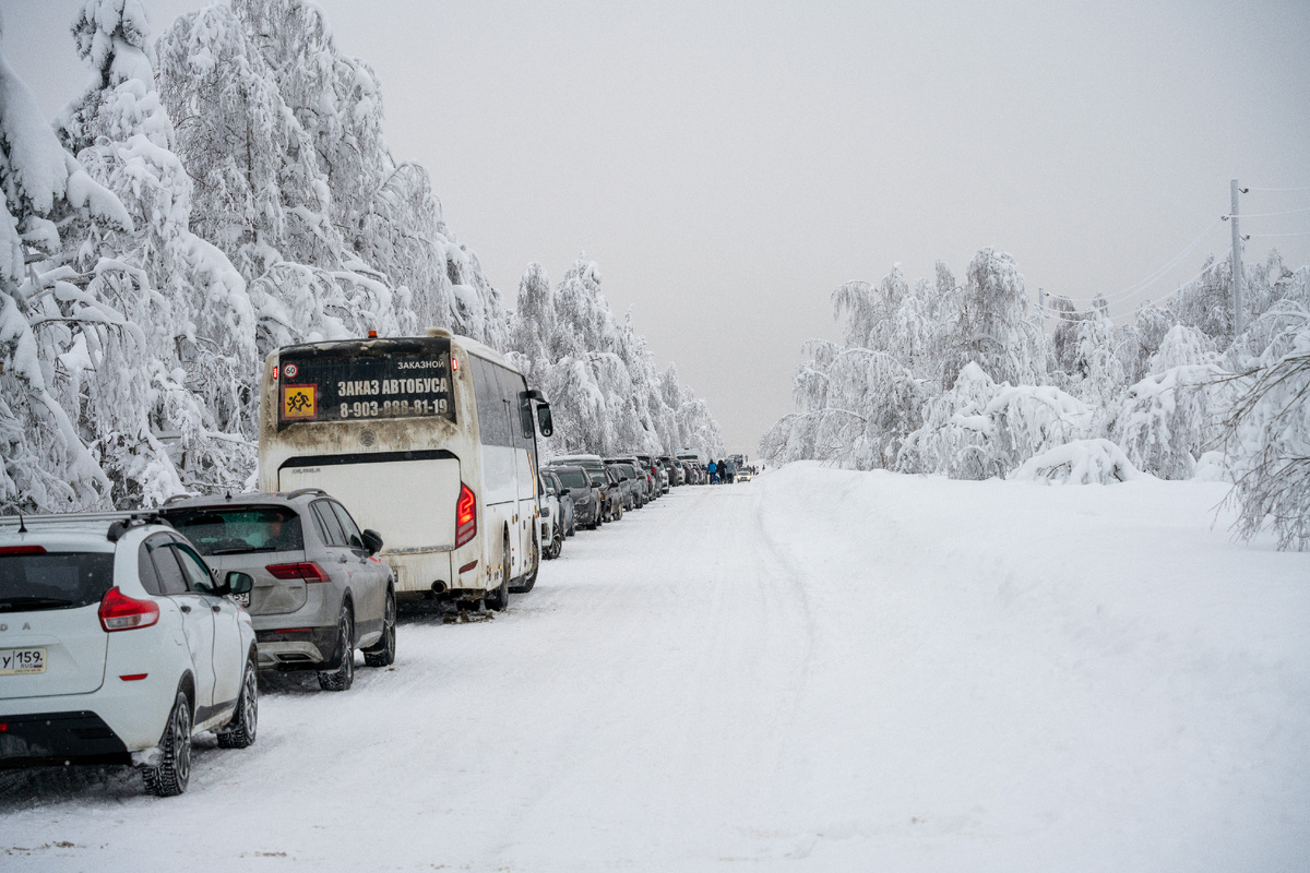 обочина возле тропинки к Каменному городу