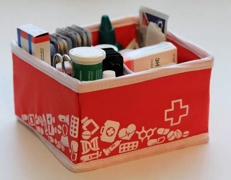 Домашняя аптечка (ничего лишнего)