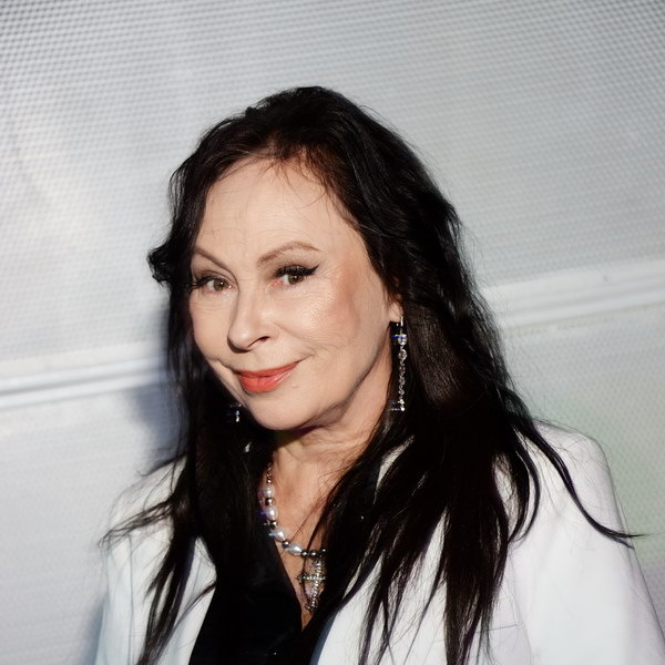     Юбилей Марины Хлебниковой отпразднуют на «Дискотеке 90-2000-х»