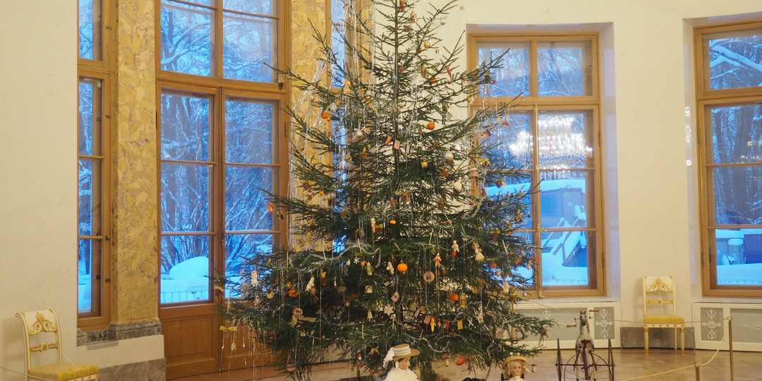 Царская елка в царскосельском Александровском дворце.