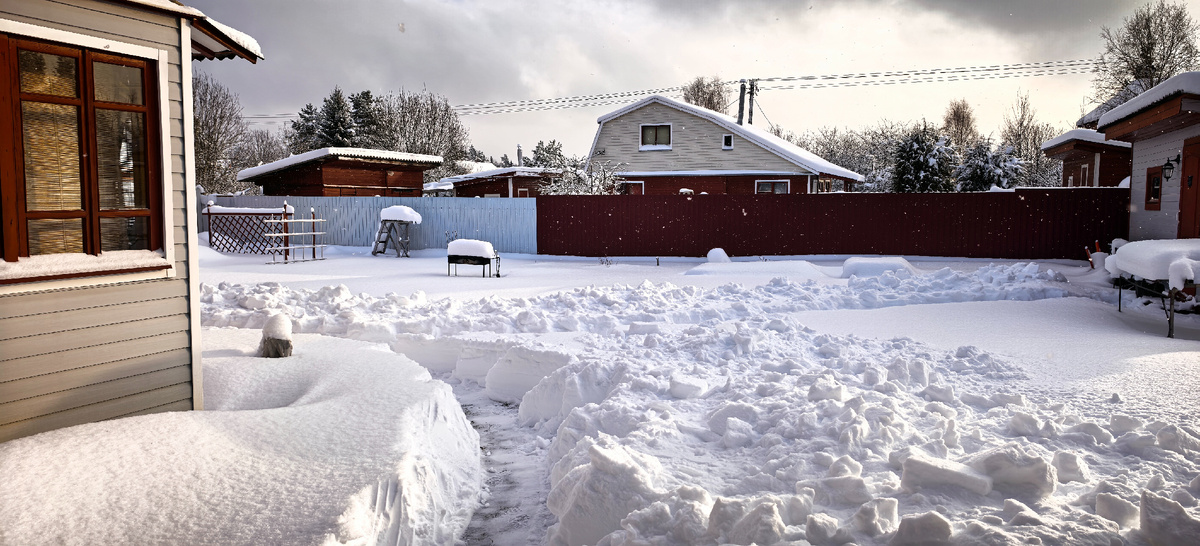Снега поднасыпало.