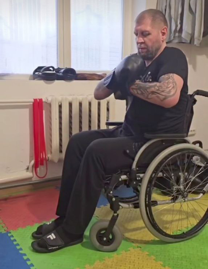    Александр Емельяненко перенес операцию на позвоночникеСоцсети Александра Емельяненко