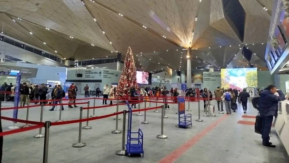    Обстановка в Пулково 11 января, где второй день задерживают рейсы Автор фото: Ространснадзор