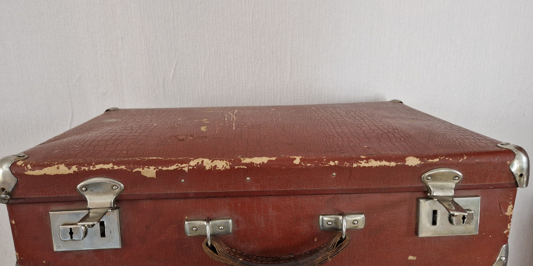 Что хранил старый чемодан