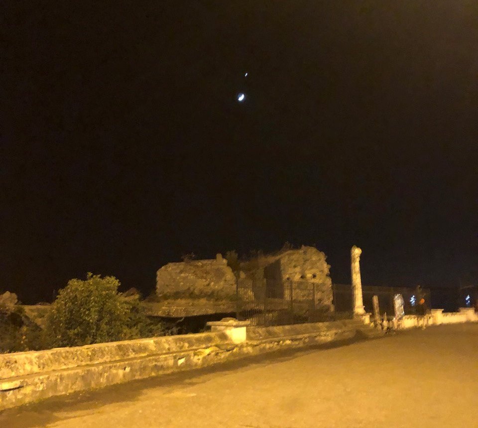 Сухумская крепость или Черноморская Атлантида. Набережная Диоскуров. Сухум. Абхазия.