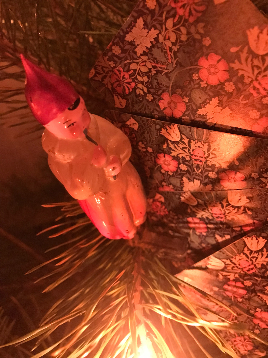 Приветствую тебя, моя волшебная гостья.Праздники продолжаются ,а значит пришло время заглянуть в будущее!)Давай скорее посмотрим,кто скоро объявится!!!!