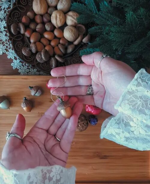 Желудь, спрятанный на подоконнике в Васильев вечер, должен был привлечь в дом «силу дуба»