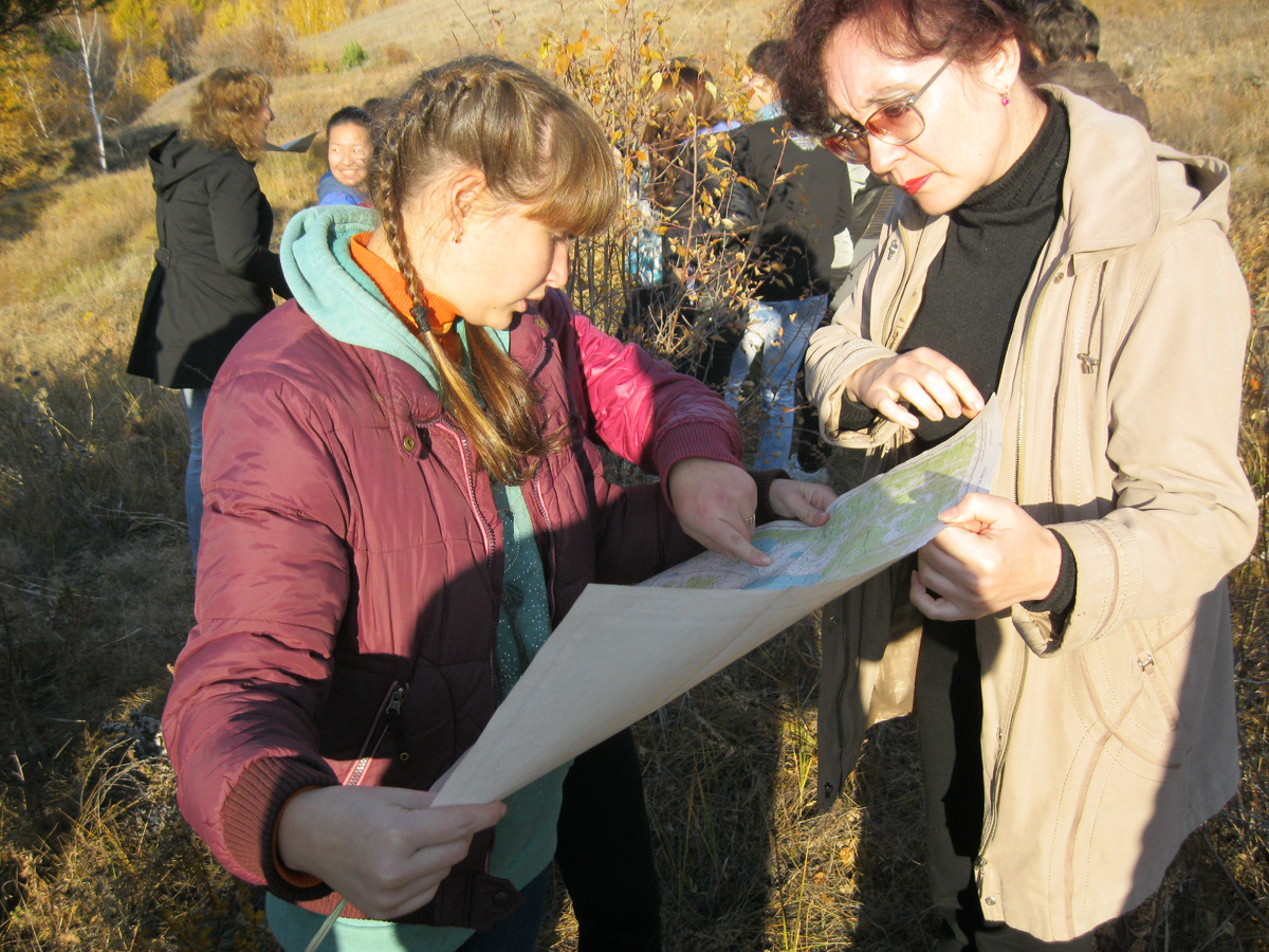 Наш классный руководитель Истомина Наталья Андреевна проводит инструктаж