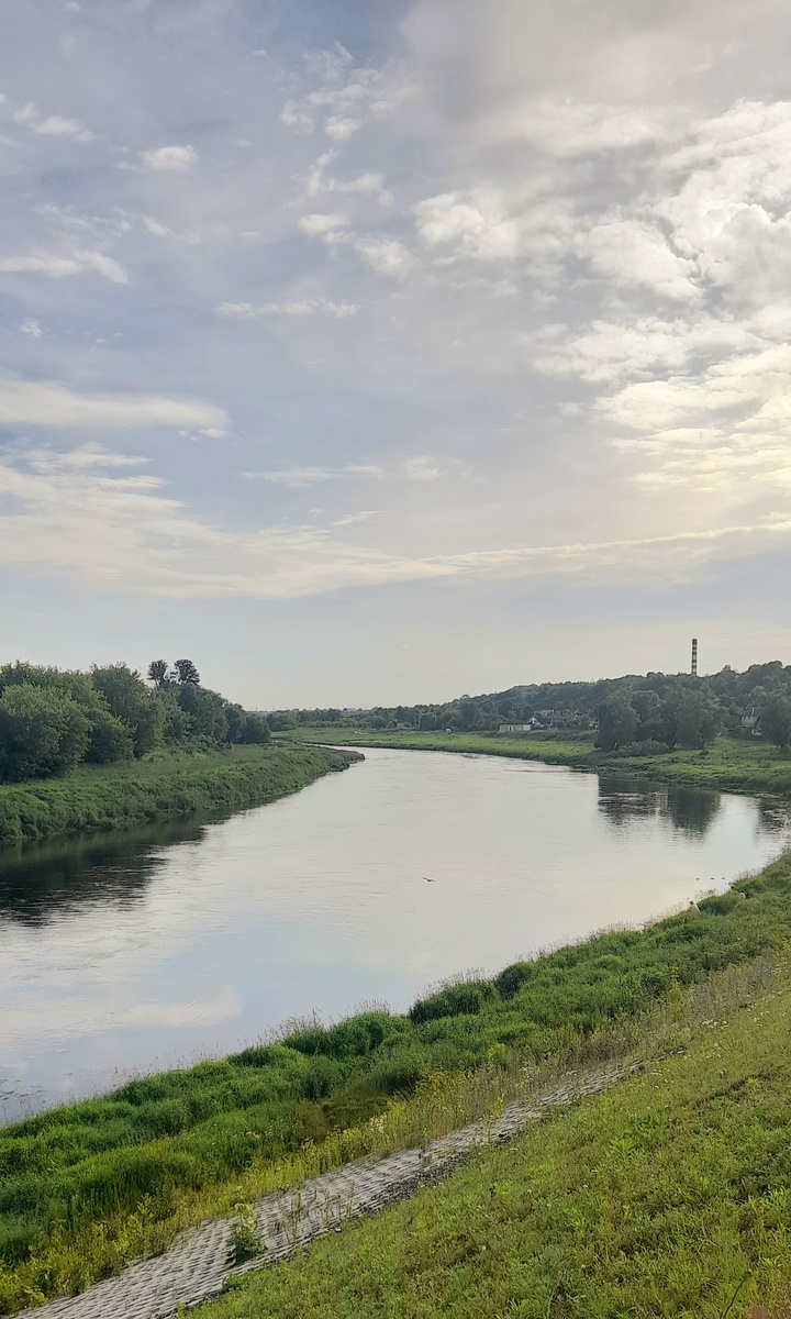 Днепр  в районе Могилёва 