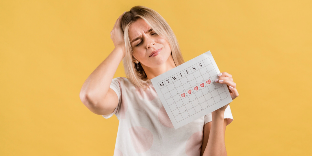 Почему месячные вдруг стали идти меньше или дольше — и что с этим делать
