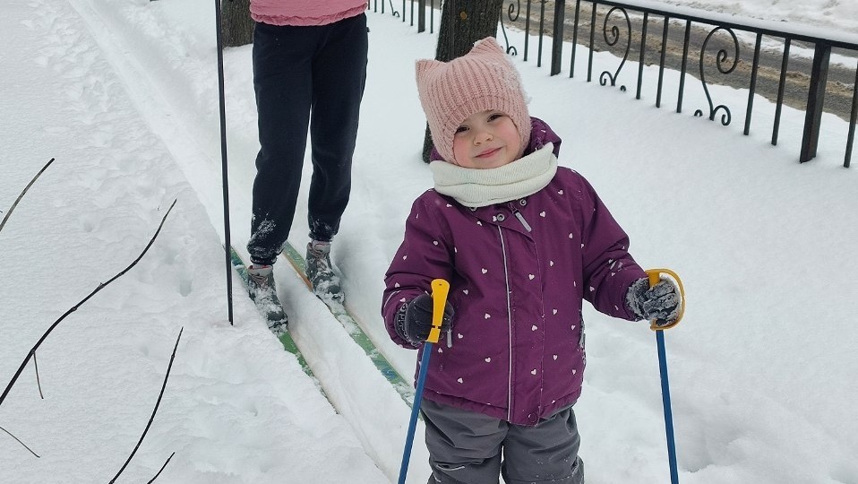 Катаемся на лыжах и рисуем на снегу