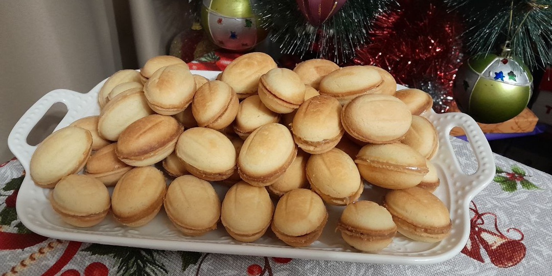 Орешки с варёной сгущёнкой - десерт из детства