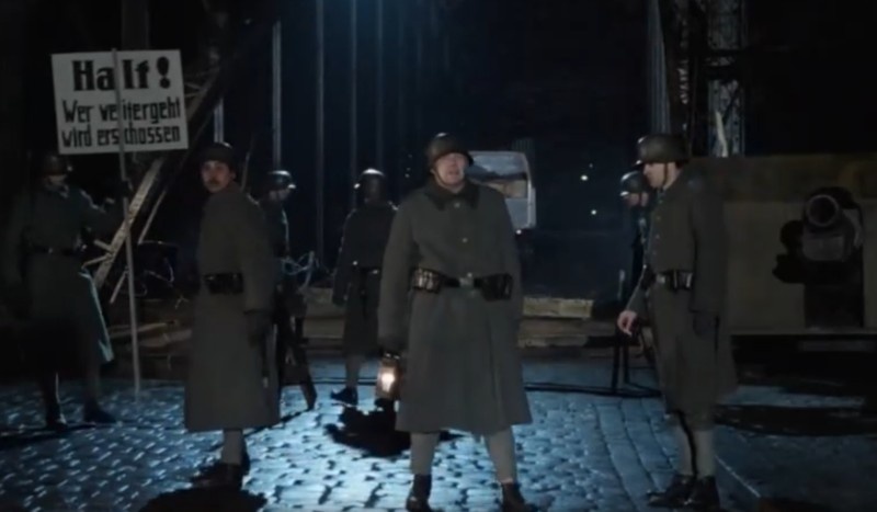 Кадр из фильма "Роза Люксембург" (1986).