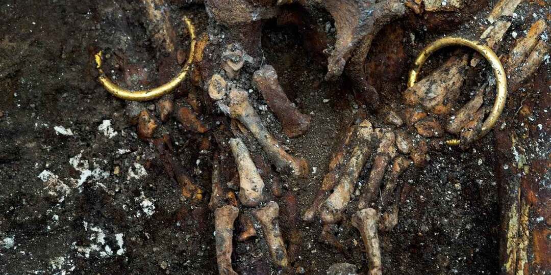 Все думали, что богаче погребения, чем "Дамы из Викса" уже не будет, но под Лаво нашли гробницу, которая переплюнулу её