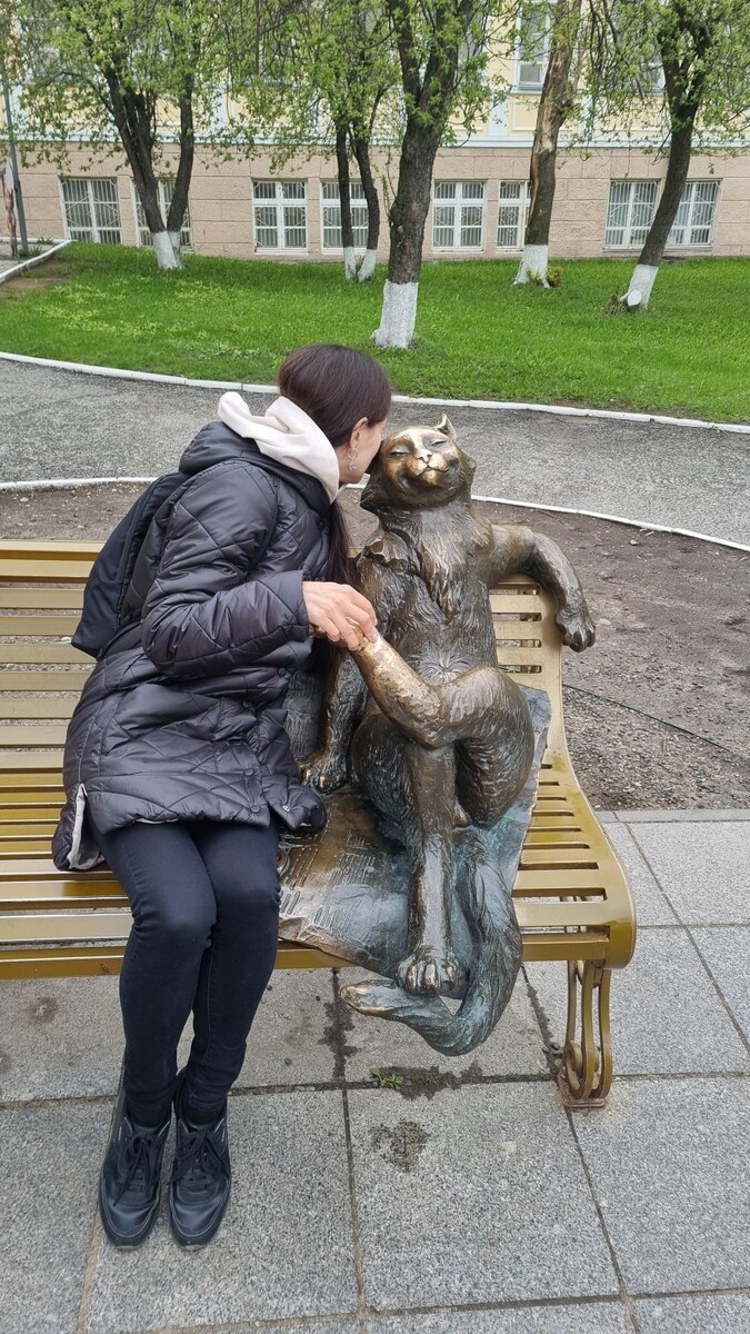 Шепчу коту свое заветное желание!