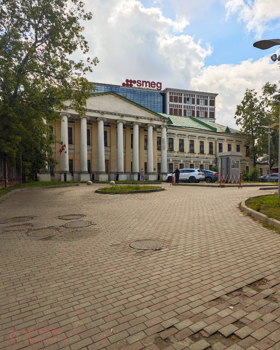 Главный фасад