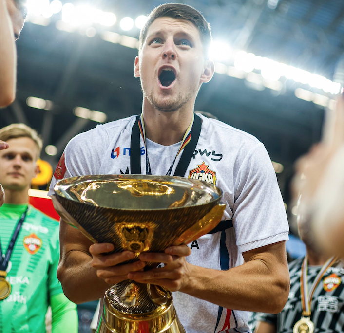 Игорь Дивеев выиграл в составе ЦСКА два Кубка России и один Суперкубок. Фото - ФК ЦСКА  