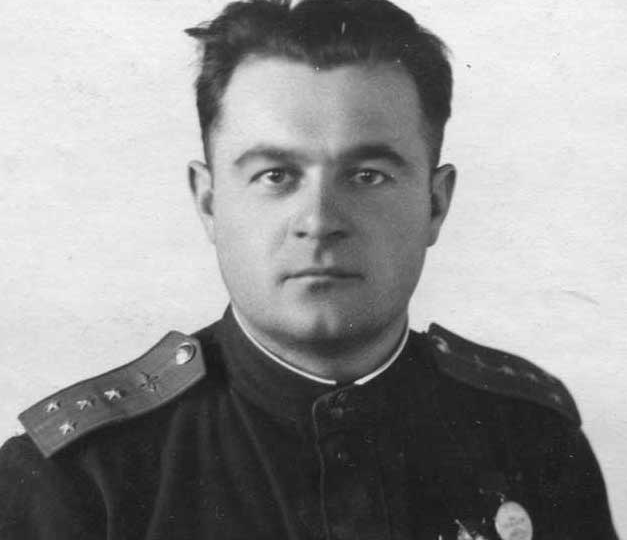 Герой Советского Союза летчик Пётр Высоцкий погиб в день своего 30-летия