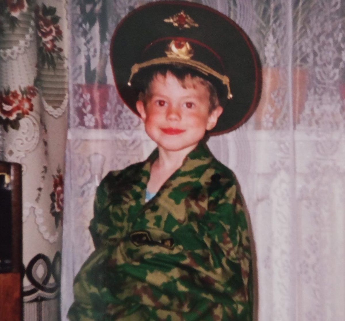 Гриша в три года