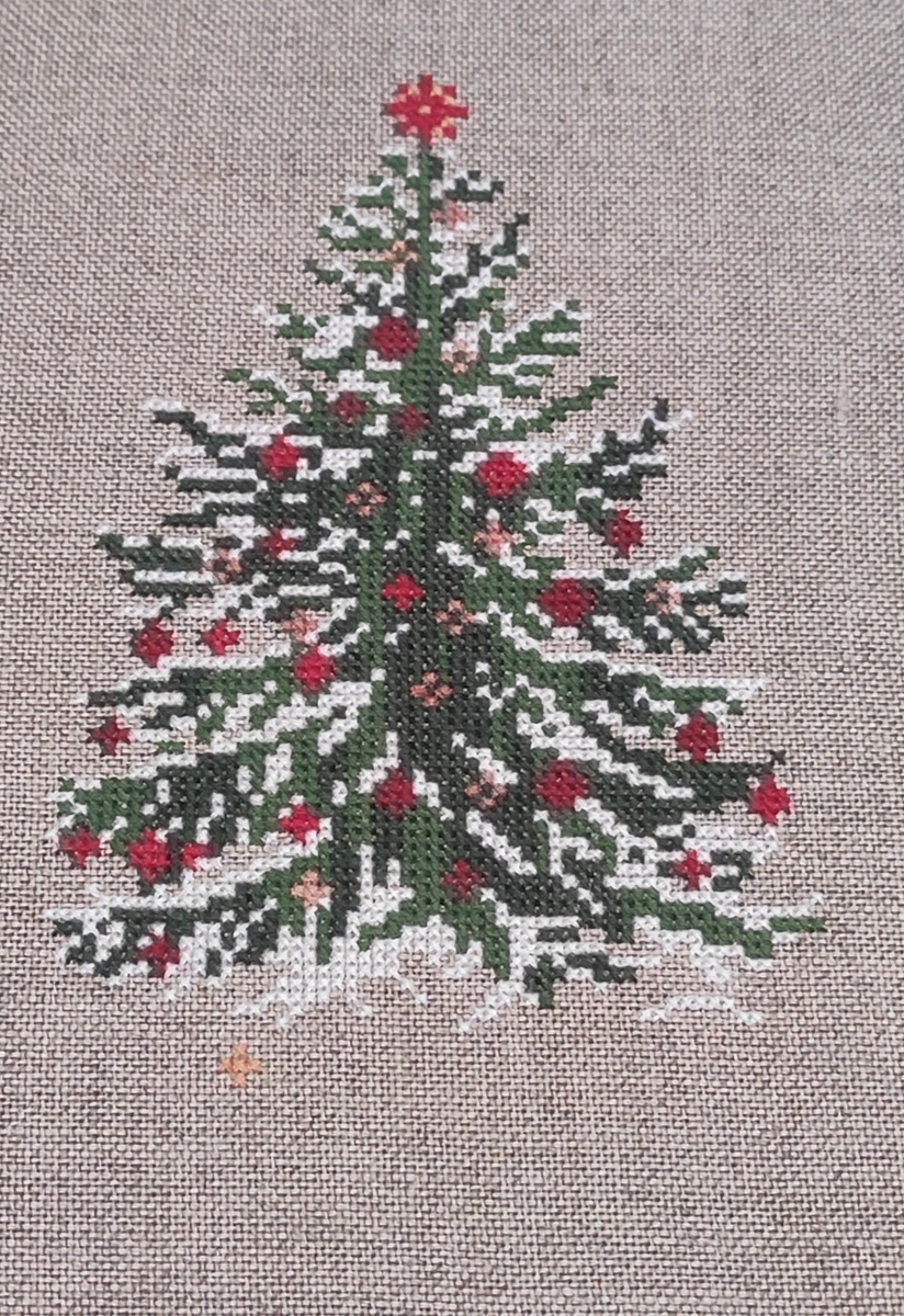 А вот уже нарядная на праздник к нам пришла и много-много радости мне принесла