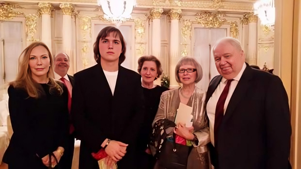 В первом ряду: Сюзен Лерман, я  и Чрезвыйчайный и Полномочный Посол РФ в США Сергей Иванович Кисляк с супругой.